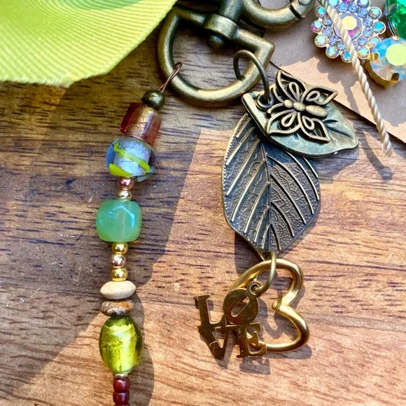 🌸”Peace & Love” Bag Charm / Car Charm - Picture 4 of 7